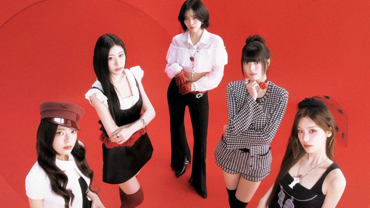 itzypopbase's tweet photo. ITZY will reportedly only have solo cover songs at their upcoming fanmeeting ‘ALL IN, MIDZY’ and are currently in the process of recording.

They will not have a group cover or any unit stages. https://t.co/tV2mJCE1tI
