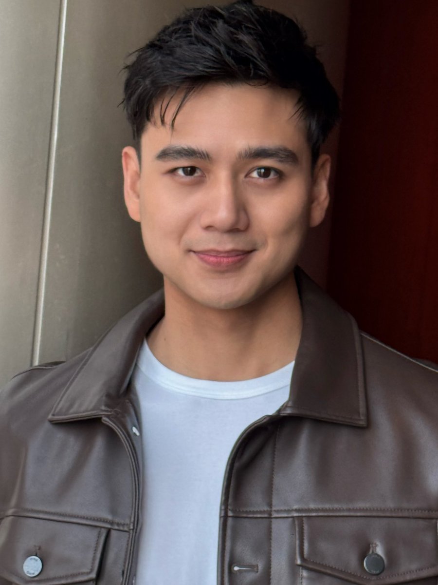 kats_j3d's tweet photo. Gwapo naman!

#RiverJoseph #BloodvsDutyMediacon https://t.co/9l9S24Z0aq
