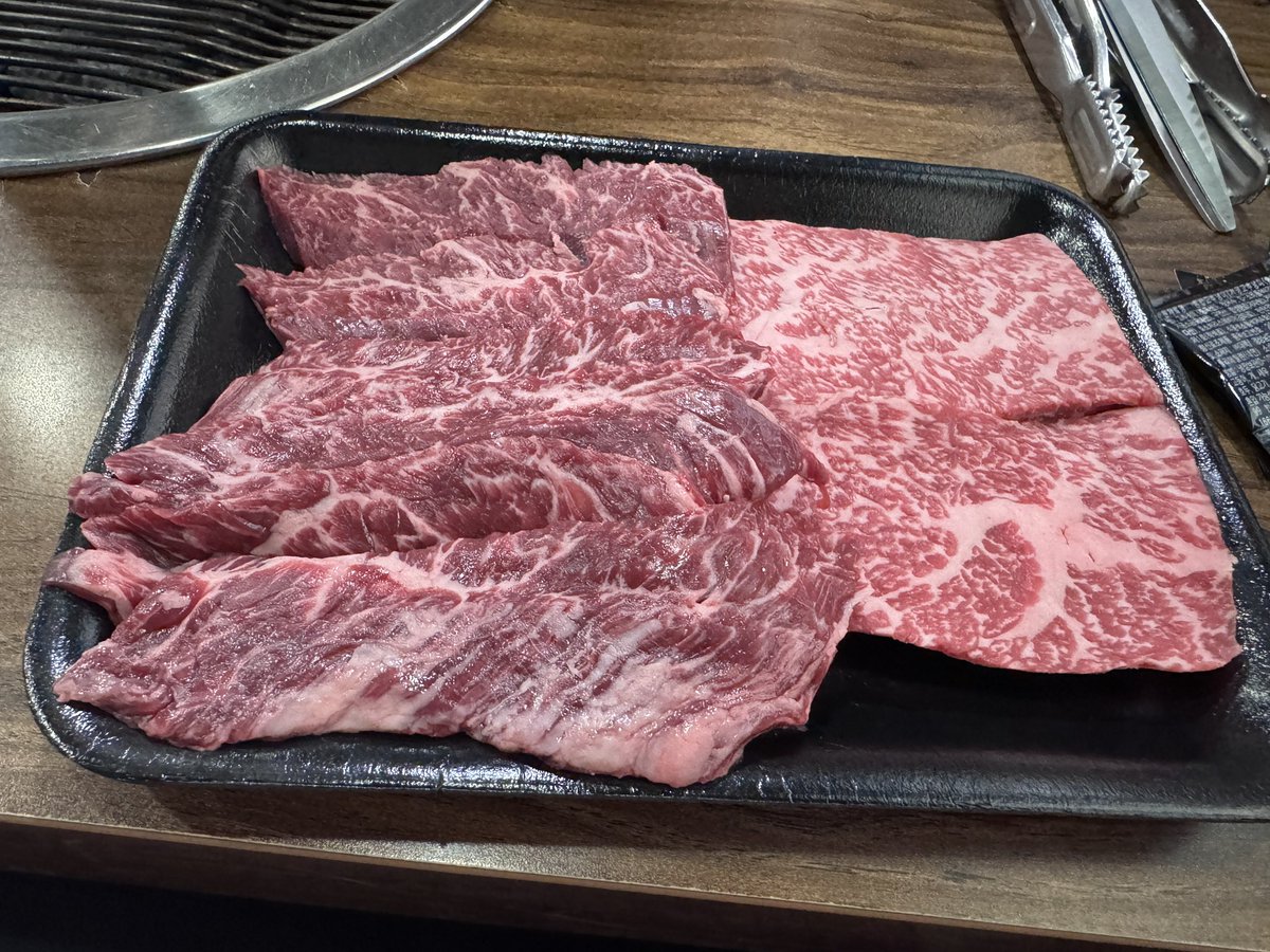 ek_gggg's tweet photo. 남준아 할미는 오늘도 전출이라 혼자 고기먹으러 왔어... 너도 맛난거 먹고 힘내렴 https://t.co/1uRxNOguVo