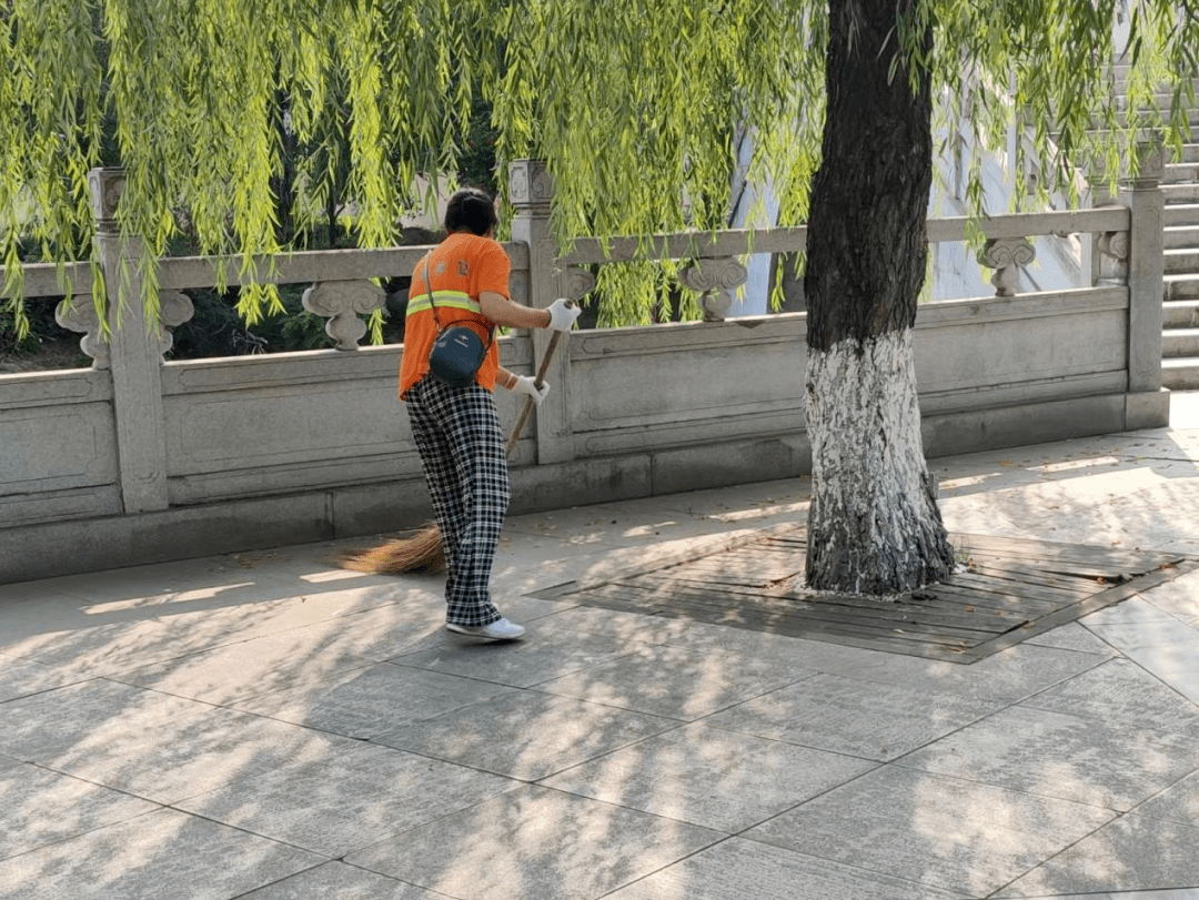 punkbabe88's tweet photo. Join our neighborhood cleanup this Saturday 9AM at Central Park! Bring gloves u0026 a smile—make our community greener together https://t.co/45jRQG6YuV