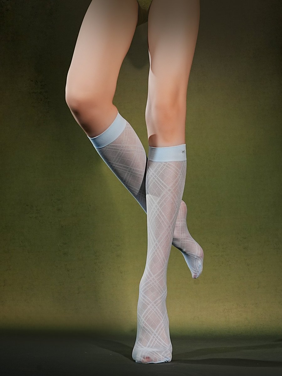 limerencem's tweet photo. Sheer texture with a graphic twist.
The Graceline knee-high socks bring subtle pattern and contrast to every step.
#LimerenceM #Graceline #SheerLegwear #KneeHighStyle #DiamondSocks #GridPattern #HosieryFashion #StatementSocks #SheerFashion #OutfitDetails #ContemporaryStyle #SockLover #WomensStyle
