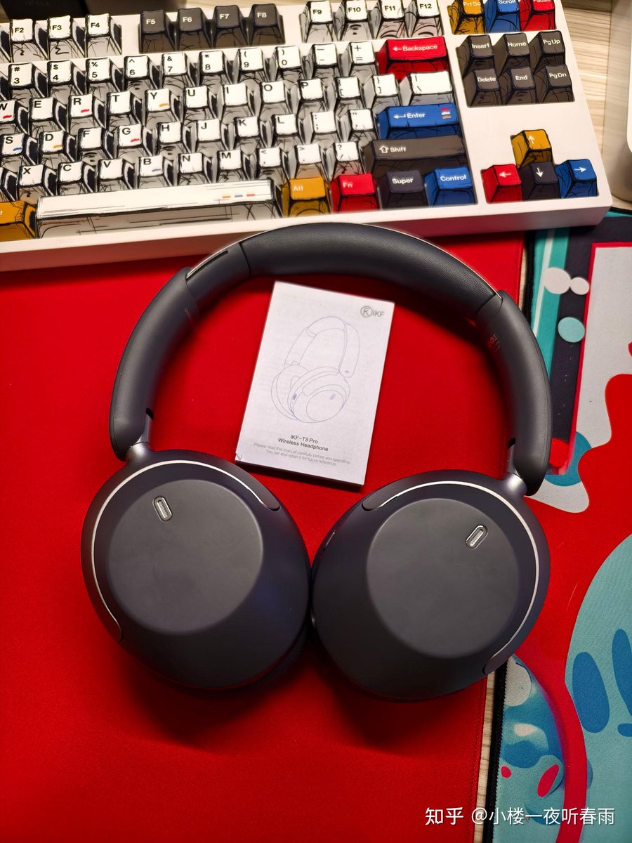 DerekWilliemkx's tweet photo. Just found a hidden indie track that hits different at 2 a.m. — warm guitar riffs + soft vocals, perfect for letting the day’s clutter melt away ， https://t.co/XTICOGQ1n9