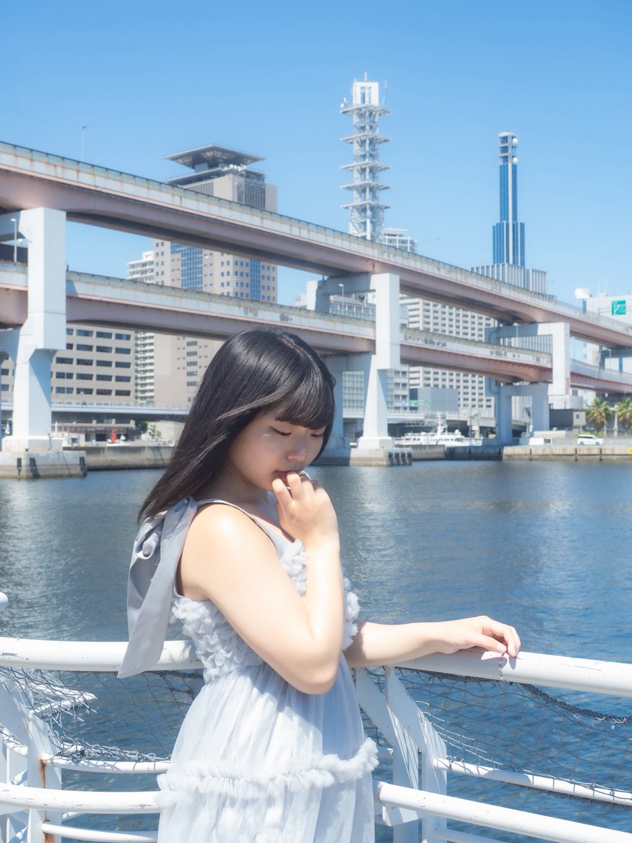 421sira's tweet photo. 海風に髪を預けて。 https://t.co/aL823bxdwp