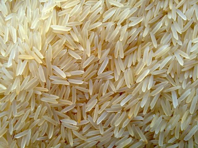 olascubicle's tweet photo. Soak Rice and Cloves in a bucket of water over the night. 

Bath it in the Morn. Don’t pat dry.

This attracts Money and Some Winnings 💜🍷 https://t.co/zEiOy6DGg0