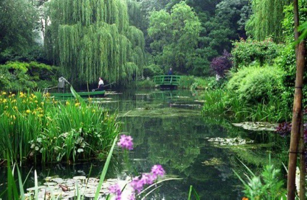 allontanarsio's tweet photo. La maison et les jardins de Claude Monet à Giverny https://t.co/5CUNYu7NJq