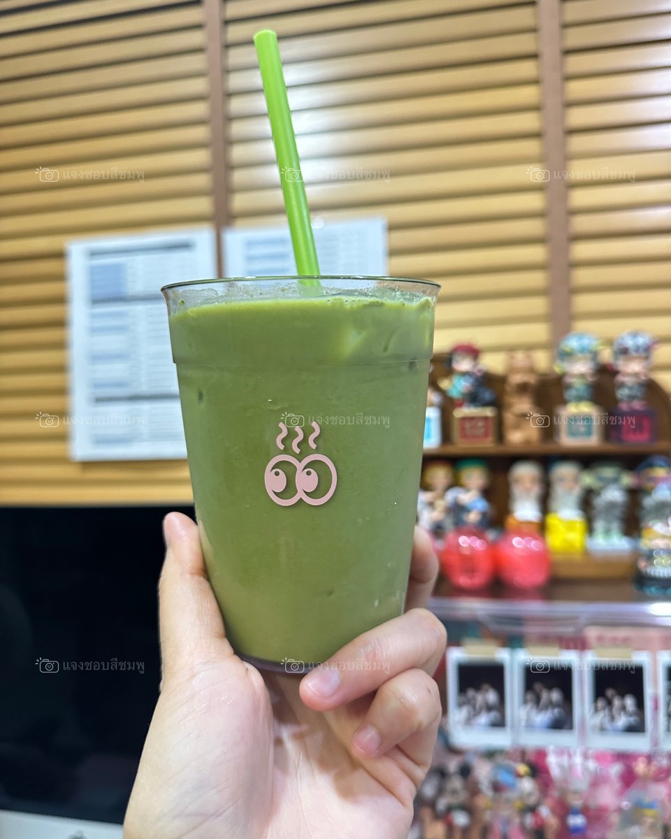 jangsup21's tweet photo. น้องๆถามพี่ซื้อมัทฉะร้านไหน อร่อยมากกก ขอพิกัดร้านหน่อย พอบอกซื้อชงเองแค่ใส่น้ำกับน้ำแข็งกินได้ใน3นาที ทุกคนถึงกับงง อร่อยจนน้องๆซื้อตามกันเป็นแถว