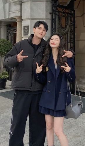 pamsusuu's tweet photo. 1:1 ครั้งแรกกับวินนี่ พี่นี่อย่างแอคเลย 😜✌🏻

ปล.ผมม้าพี่ไม่สีมะคาเลย https://t.co/YtF2sGMhPc