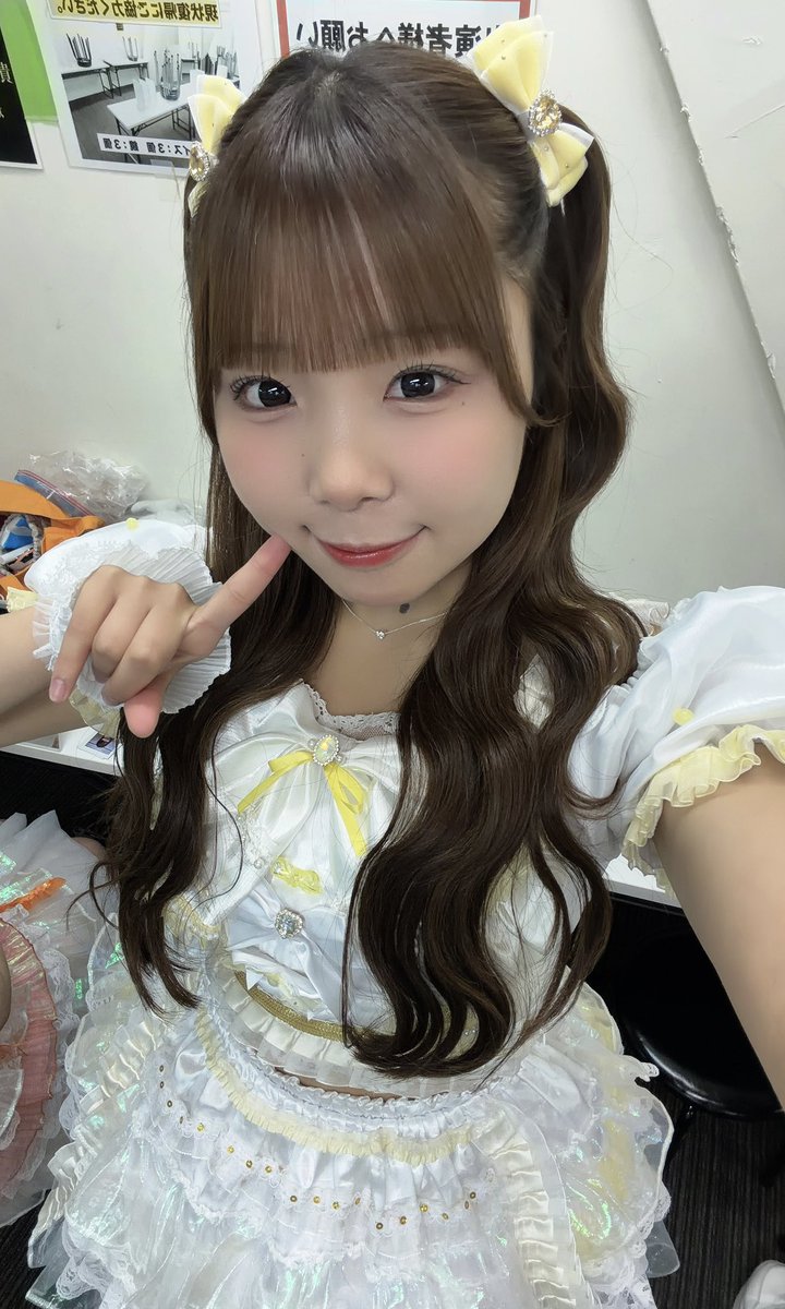 aine_0803's tweet photo. ねおびびデビュー半年を迎えました！✨
私は新メンバーとして加入して約4ヶ月しか活動していないけどすごく恵まれている環境で素敵なメンバーと過ごすことができてとても幸せです🥲💛いつも支えてくれてありがとう！🫶🏻🫶🏻これからもいろいろあると思うしこんなあいねだけど応援よろしくお願いします🙇‍♀️ https://t.co/2whqPM6qnK