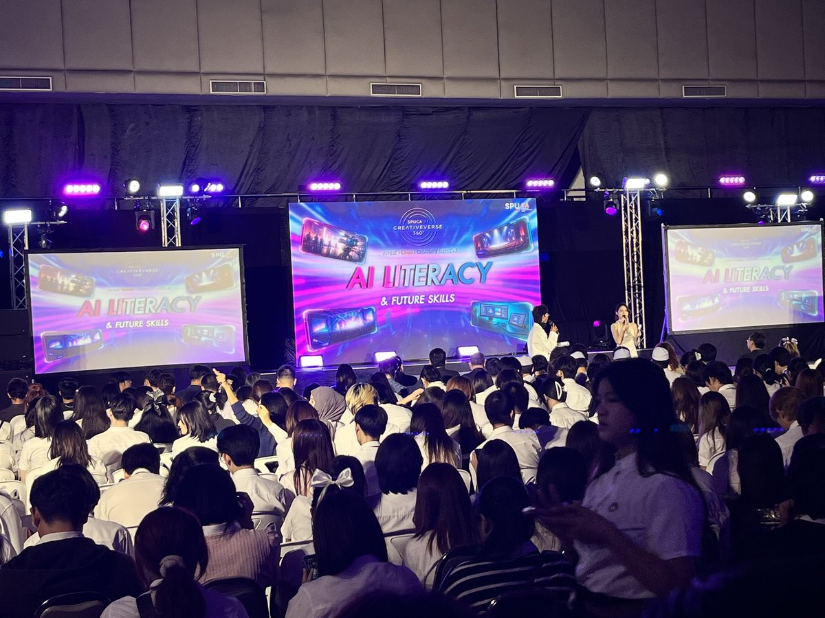 onyour_jaothap's tweet photo. เริ่มละๆๆ กับกิจกรรม AI  LITERACY &amp; FUTURE SKILLS  เตรียมพบกับนวัตกรรม AI  การทำงานร่วมกับ AI และ ความคิดสร้างสรรค์ตลอดทั้งวันของคณะนิเทศศาสตร์ SPU 

#SPUCAaiShowcase https://t.co/yPwtzq22sx
