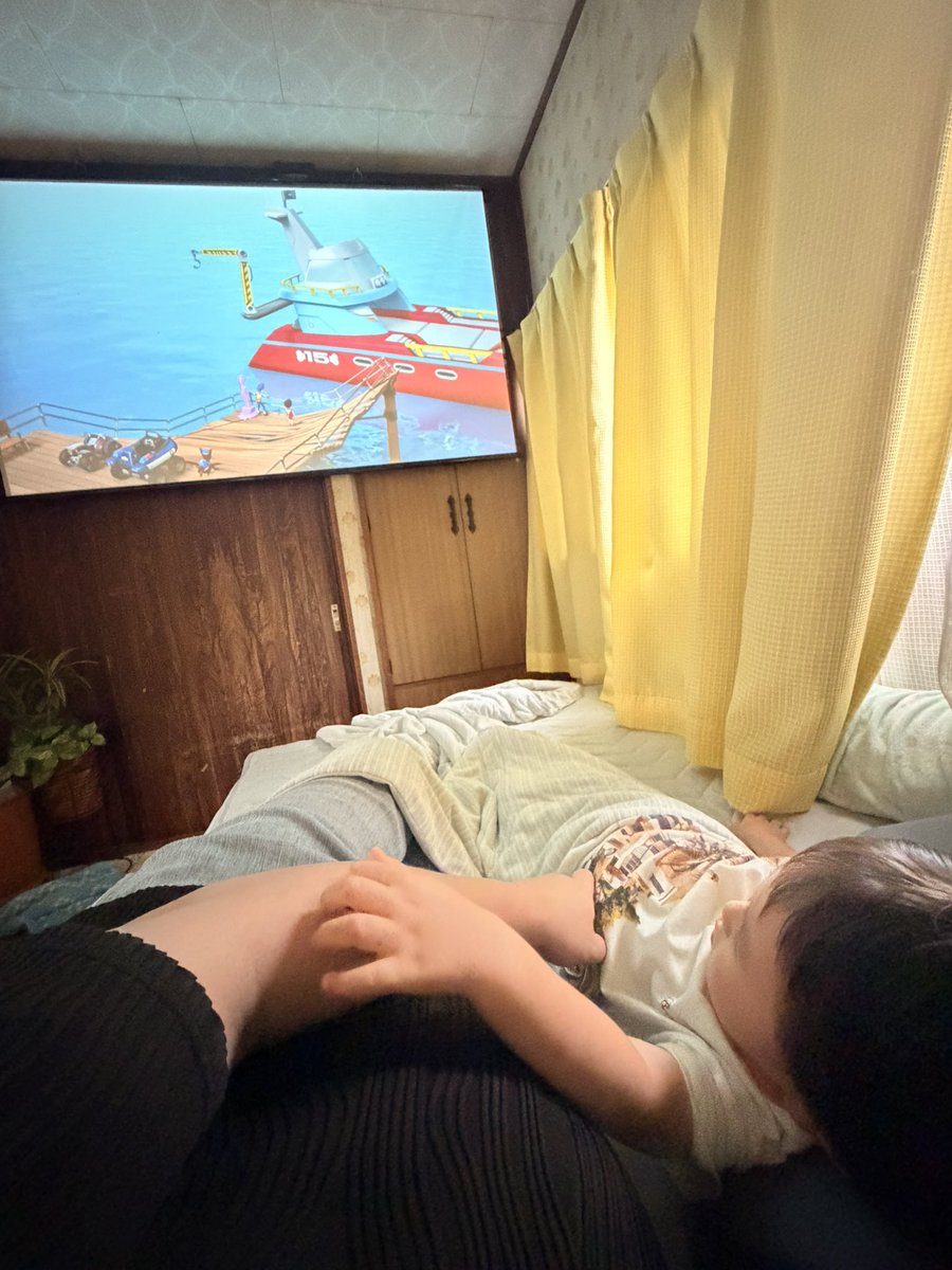_AUSWAHL_'s tweet photo. 腕スリスリしながらじゃないと寝れない子🤭笑

#腕スリスリ
#寝かしつけ
#昼寝 https://t.co/SGi0z36uDo