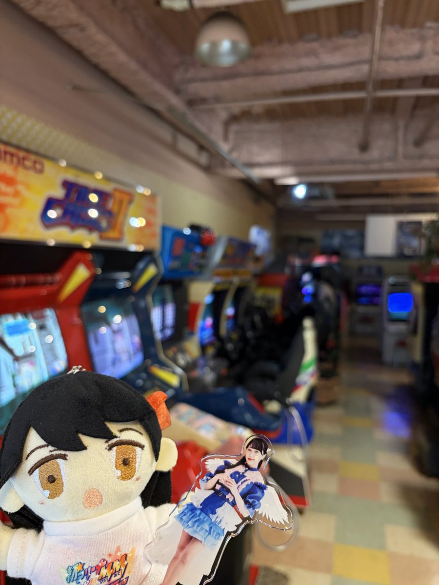 muginek0's tweet photo. Welcome to あざとさワールドの聖地巡礼してきました✌️
レトロな雰囲気でいい感じでした！最後の銃のゲームは難しかったw
#i_Ris
#i_Risあざとさワールド https://t.co/SDFDgUEqKm