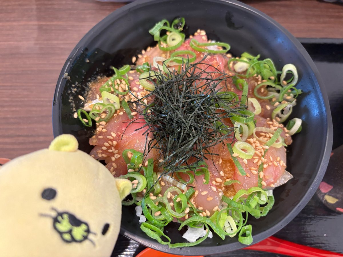 onomichi_nyamon's tweet photo. 7/18㈯
淡路サービスエリア  下り線
遊びに行くにゃモ〜♪
‹‹\(´ω` )/››‹‹\( 　´)/›› ‹‹\( ´ω`)/››~🧅
わたるくんと淡路タマ子さんもいっしょにゃモよ〜♪
🧅グリーティング
11:00～11:15  淡路SA下り線
13:00〜13:15  淡路SA下り線
15:00～15:15  淡路ハイウェイオアシス https://t.co/vRCzpSseKL