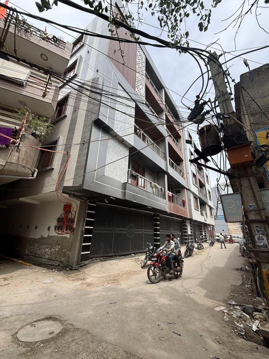 TNWA_DF's tweet photo. the illegal construction work has been  completed without interruption. Congratulations to @MCD_Delhi 👏👏

It is evident that the directions issued by @gupta_rekha, @LtGovDelhi, and @MoHUA_India are not being effectively enforced by @MCD_Delhi and @DC_NGZMCD.
Merely booking the property and issuing a Stop Work Notice to @DelhiPolice, @DCPDwarka, and SHO Dwarka North serves little purpose if the builder continues construction openly. The objective of a Stop Work Notice is to ensure that the work actually ceases—not just to complete a procedural formality.

Our team has been inspecting the site daily, and no Stop Work Notice has been found displayed on the gate or boundary wall of the property, as is expected for public enforcement and transparency.
Unfortunately, this sends a clear message that no serious enforcement action is being taken by @DelhiGovDigital, @LtGovDelhi, @MCD_Delhi, or @DelhiPolice. Continued inaction despite repeated complaints only strengthens the public perception that #Corruption is prevailing over the rule of law.
#IllegalConstruction #Delhi #MCD #Dwarka #RuleOfLaw #Accountability