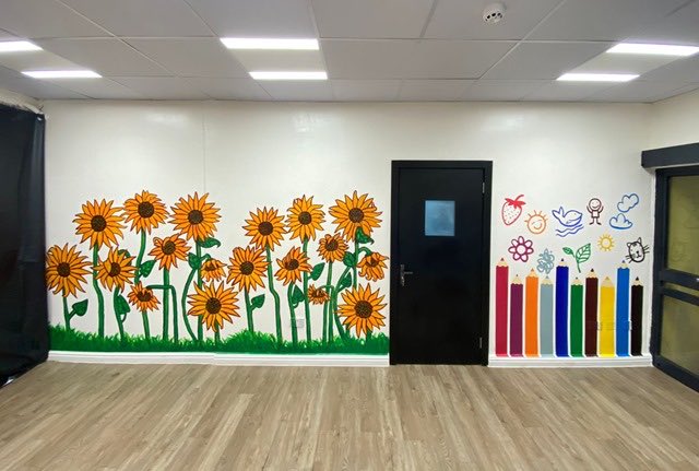 TifeChris's tweet photo. Hii Twitter, i’m Tife and I paint wall murals, kindly help support what I do by sharing. Thanks✨ https://t.co/OTTVvzi82z