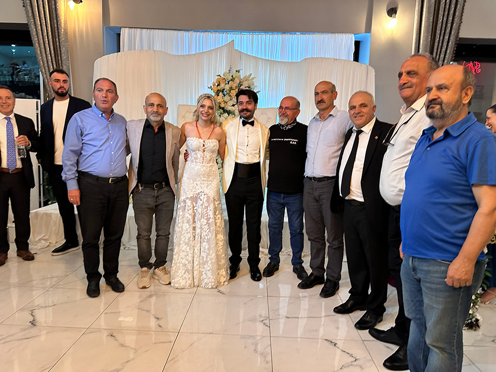 Radyo08's tweet photo. Genç Çiftin Mutluluğu Paylaşıldı https://t.co/XqEhmwxHIL @@radyo08 aracılığıyla https://t.co/kp6CQEyc5W