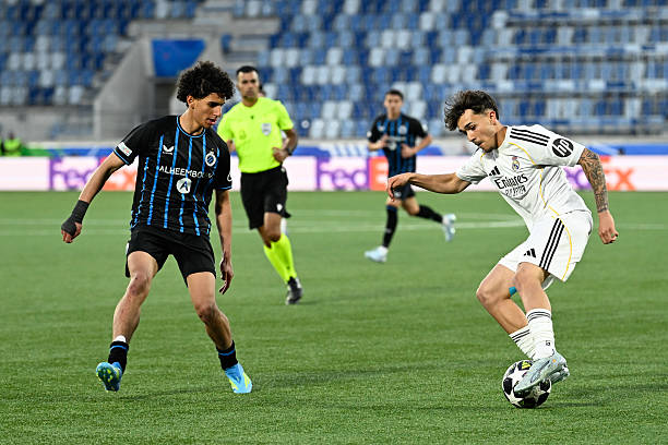 MichelFCBerix's tweet photo. Happy birthday on 15 July:
- Mohamed Galal Elbay (18)
- Shandre Campbell (21)
- Samuel Asoma (24)
- Anthony Limbombe (32)
#ClubBrugge #ClubNXT https://t.co/eJXOcu9vQz