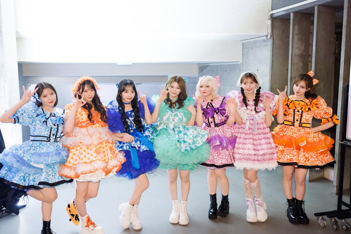KAWAII__LAB's tweet photo. ✨🌈#カワラボ 楽曲シャッフル企画🎶✨

グループの垣根を越えたスペシャルな
各楽曲チーム【集合写真】Prat②❕📸

🍬『TUNE MY WAY』
🧡鎮西寿々歌・🩵音井結衣・🧡庄司なぎさ・💙奥田彩友・🩷桜庭遥花・🩶中山こはく・💛笹原なな花

🍎『スターライト・ヴァルキリー』
🩵福山梨乃・💜宮野静・🧡南なつ・💜塩川莉世・💚板倉可奈・💙増田彩乃・🧡新井心菜

💎『ぷりきゅきゅ』
🩵真中まな・❤️月足天音・💜仲川瑠夏・💛早瀬ノエル・💙桐原美月・🩷村川緋杏・❤️白石まゆみ・💙遠藤まりん

7/10(金)・7/11(土)
『KAWAII LAB. SESSION 2026 SUMMER』
📍国立代々木競技場 第一体育館

▼シャッフル企画全曲ダイジェスト公開中🎥
https://t.co/AJuQ3FCQJ6

▼DAY2全編アーカイブ配信中📡✨
https://t.co/HgRhV1l0dF

#KAWAIILAB
#FRUITSZIPPER #ふるっぱー
#CANDYTUNE #きゃんちゅー
#SWEETSTEADY #すいすて
#CUTIESTREET #きゅーすと
#MORESTAR #もあすた