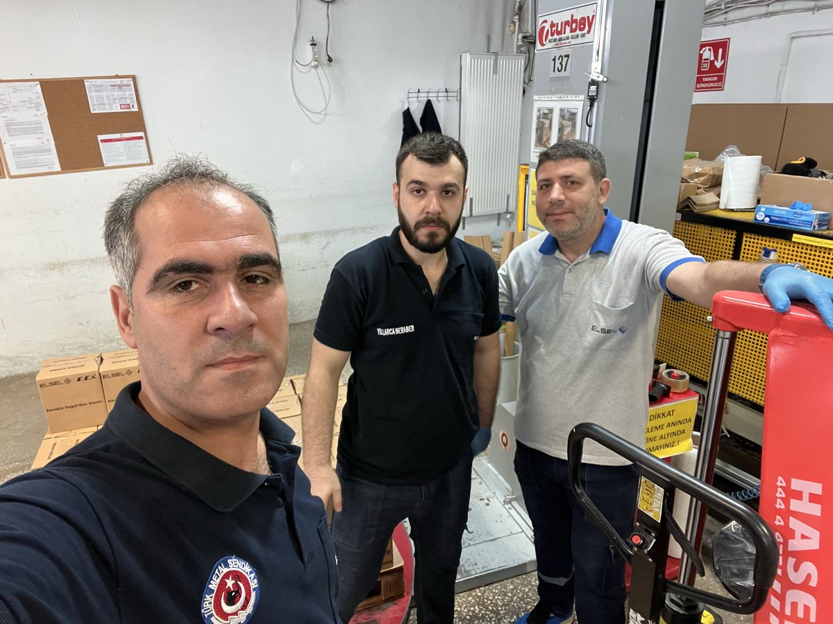 ismail_N_B's tweet photo. Türk Metal sendikası Tuzla şubesine bağlı E.C.A Elsel Gaz Armatürleri AŞ. İş yerimizde çalışan arkadaşlarımızı haftanın ilk iş gününde çalışma alanlarında ziyaret ederek 
kolaylıklar diledim.
#ElselGaz
#TÜRKMETALSENSİKASI
#TuzlaŞubesi
#YaşasınTürkMetalKardeşliği https://t.co/cjnV81vjuA
