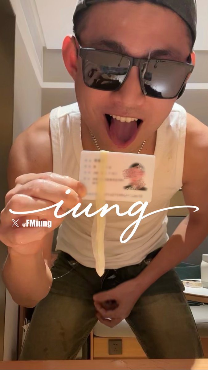 FMiung's tweet photo. 操完你妈的精套老子不是扔垃圾桶了？

啥时候跑你@YoungM75266788 狗嘴里了

#淫母 #绿母 #粗口 #精套 ＃无脑恶堕 #gooner #绿母粗口 #傻逼 #rush https://t.co/3CkHShByh9