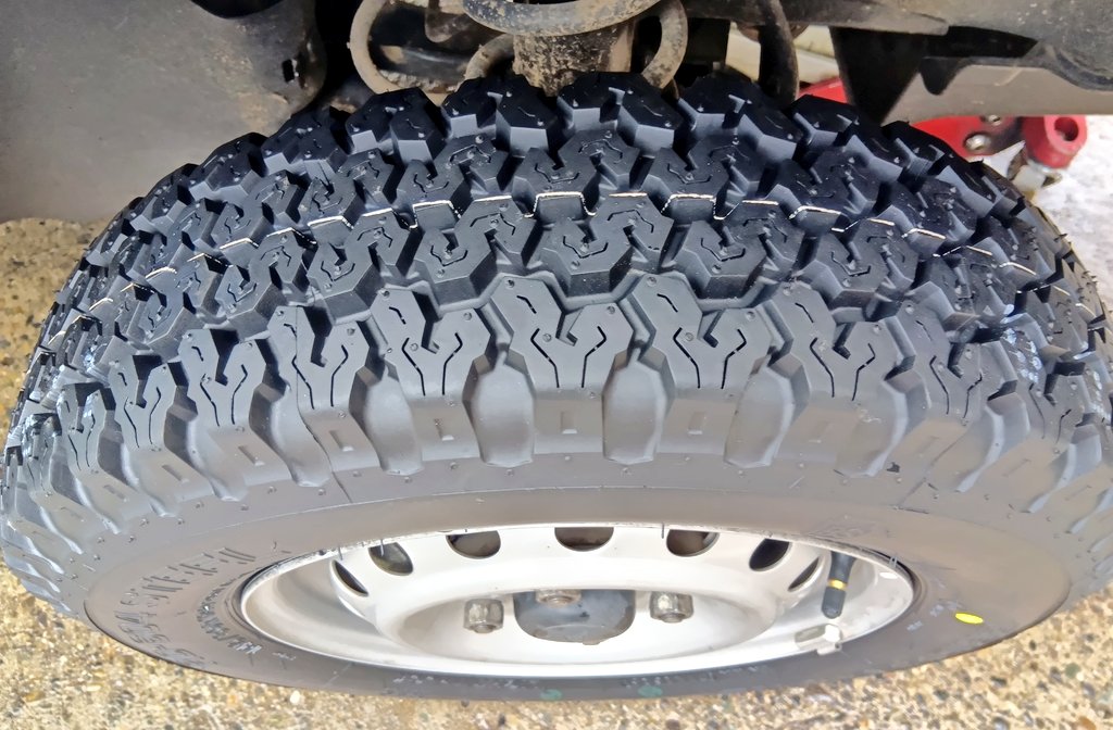 これ田舎行くと古くなった？新品が畑にやたらころがってるイメージ