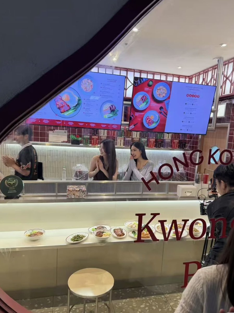 LOeiei_'s tweet photo. OMG… LingOrm are filming at Kwong Kee right now!

#LingOrm https://t.co/ioY20zM0CP