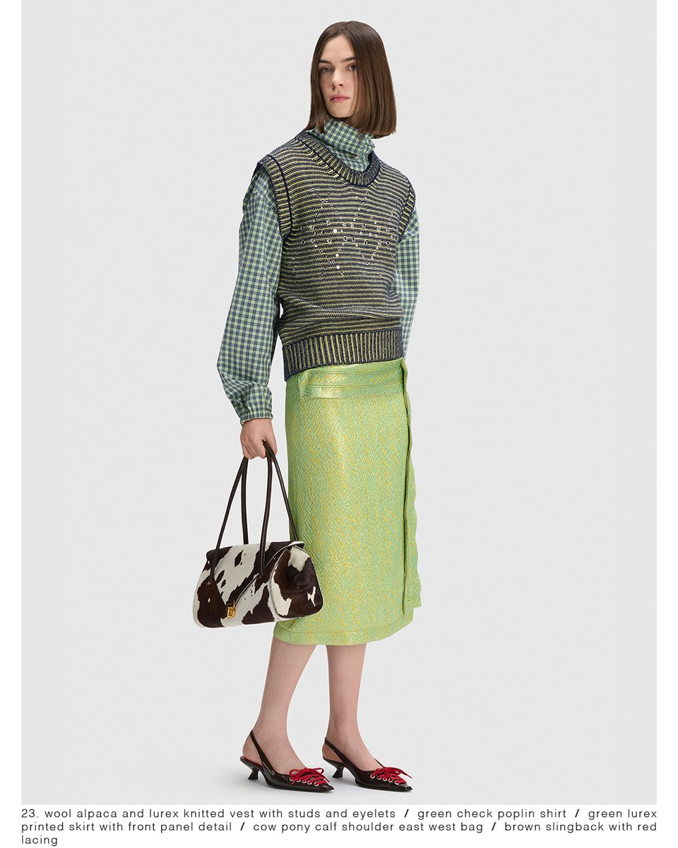 marniofficial's tweet photo. LOOK 23 / MARNI VOCABULARY
Introducing the Pre-Fall 2026 Collection.

Now available online and in Marni Boutiques.

Photographer: Marco Lessi
Stylist: Tamara Rothstein
#Marni https://t.co/Lt9Qjru2kd