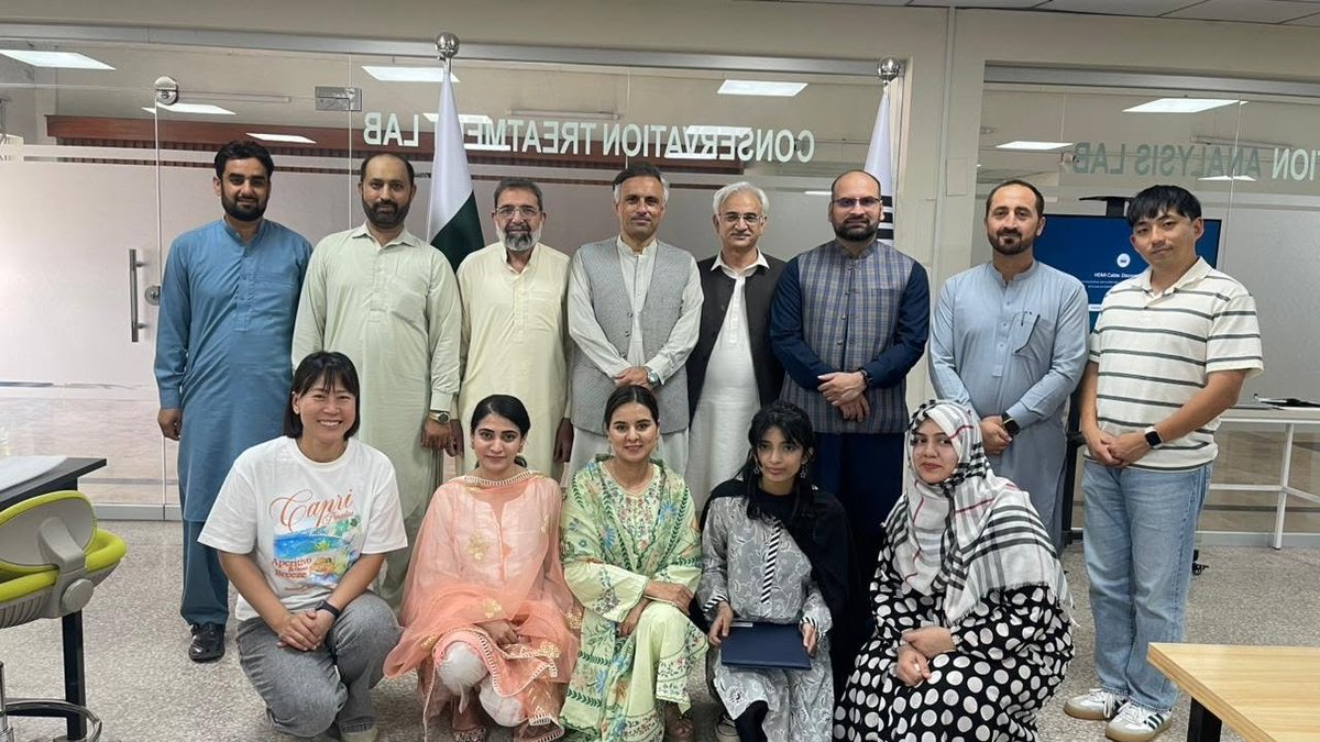 DoamGovPK's tweet photo. Photography Workshop at the Conservation Analysis &amp;Treatment Lab,DoAM Islamabad,has concluded successfully.Participants received hands on training in documentation photography for heritage objects. Certificates were awarded, strengthening conservation skills&amp; museum documentation https://t.co/Heoty2DFVQ