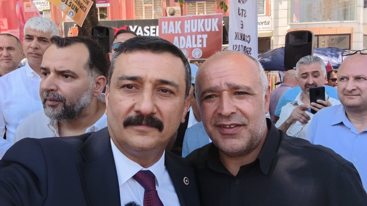 SRTELARZ's tweet photo. Teşekküler.
Sn vekilim @YS_Turkoglu
Desteğiniz bizim için çok değerli 
@iyiparti

Bu mağduriyet çocuk yaşta çalışıp emeği başlangıç sayılmayanların hak mücadelesidir

Yaşıtlarımız emekli oldu 
Biz kandırıldık
Staj Çıraklık fiili çalışmadır 

#Stajyer
#çırak
#Bursada
#MeydanOkudu https://t.co/S5TEmvcpSf