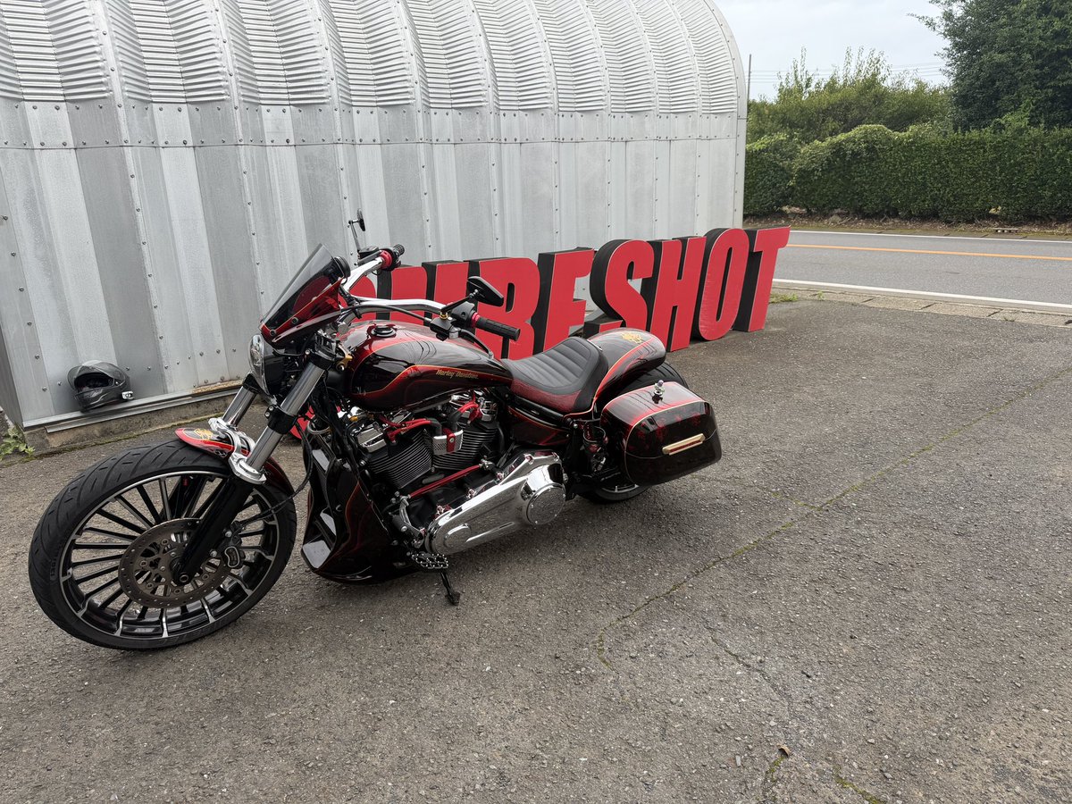 andy114sp's tweet photo. フルブレーキングすると挙動が変とのt氏からのご指摘でやはり言われてみると感じる違和感😅
乗ってもらったらステムベアリングのガタつきだと判明
そして応急処置中 https://t.co/QrHTiyQTgi