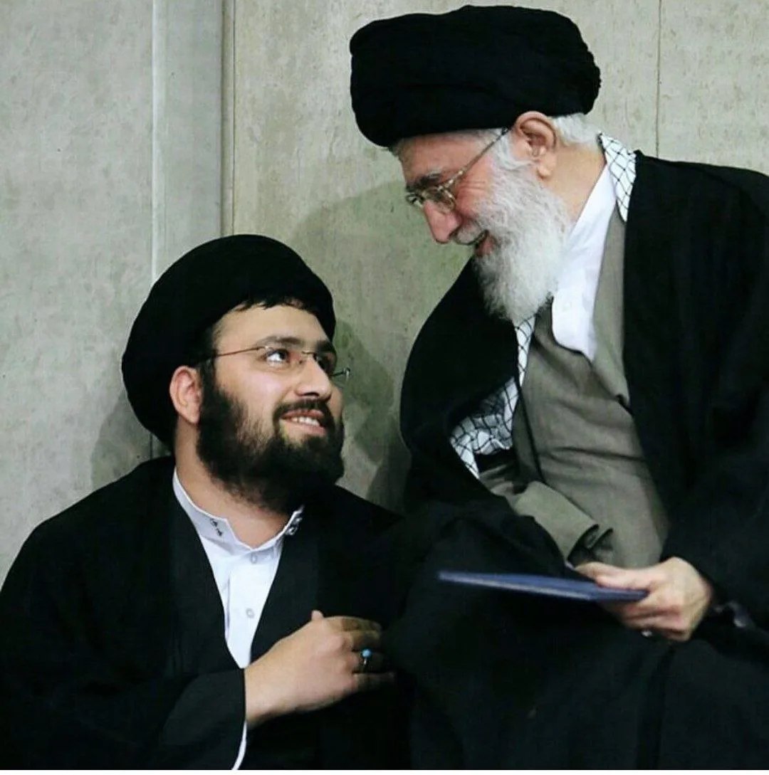 n3709655's tweet photo. بقیه الله خیر لکم ان کنتم مومنین....
#خمینی_جوان https://t.co/T9oRu970Z0