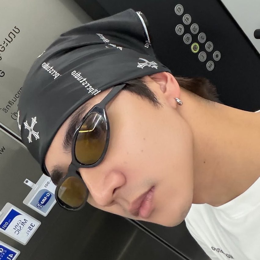𝐥𝐞𝐞𝐲𝐚 tweet media