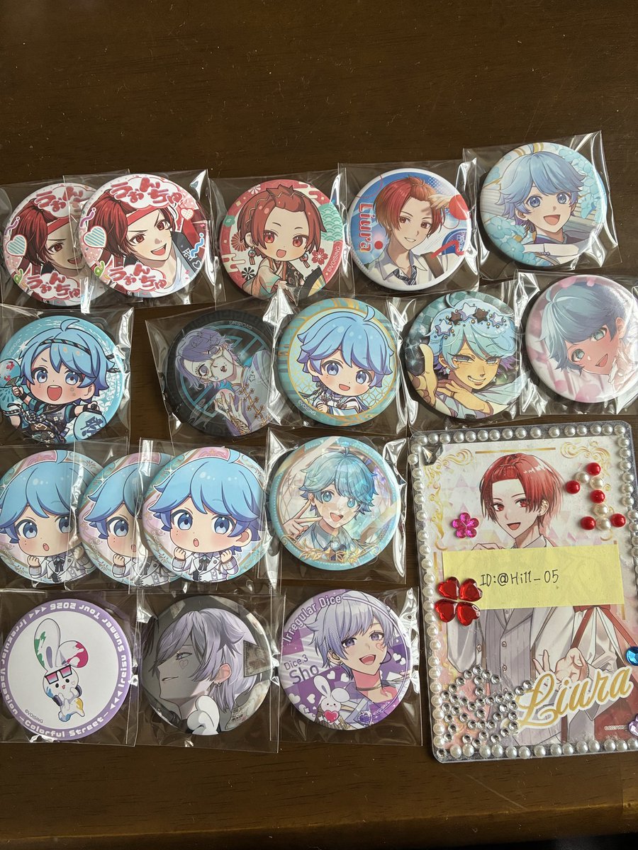 Hi11_05's tweet photo. 【いれいすグッズ交換】

譲:1、2枚目

求:3枚目(PU✕)

郵送・交換のみ○
手渡し・買取✖️ 
お気軽にお声掛けください！🙇🏻‍♀️

 #いれいすグッズ交換 https://t.co/JYbgD8kgTq