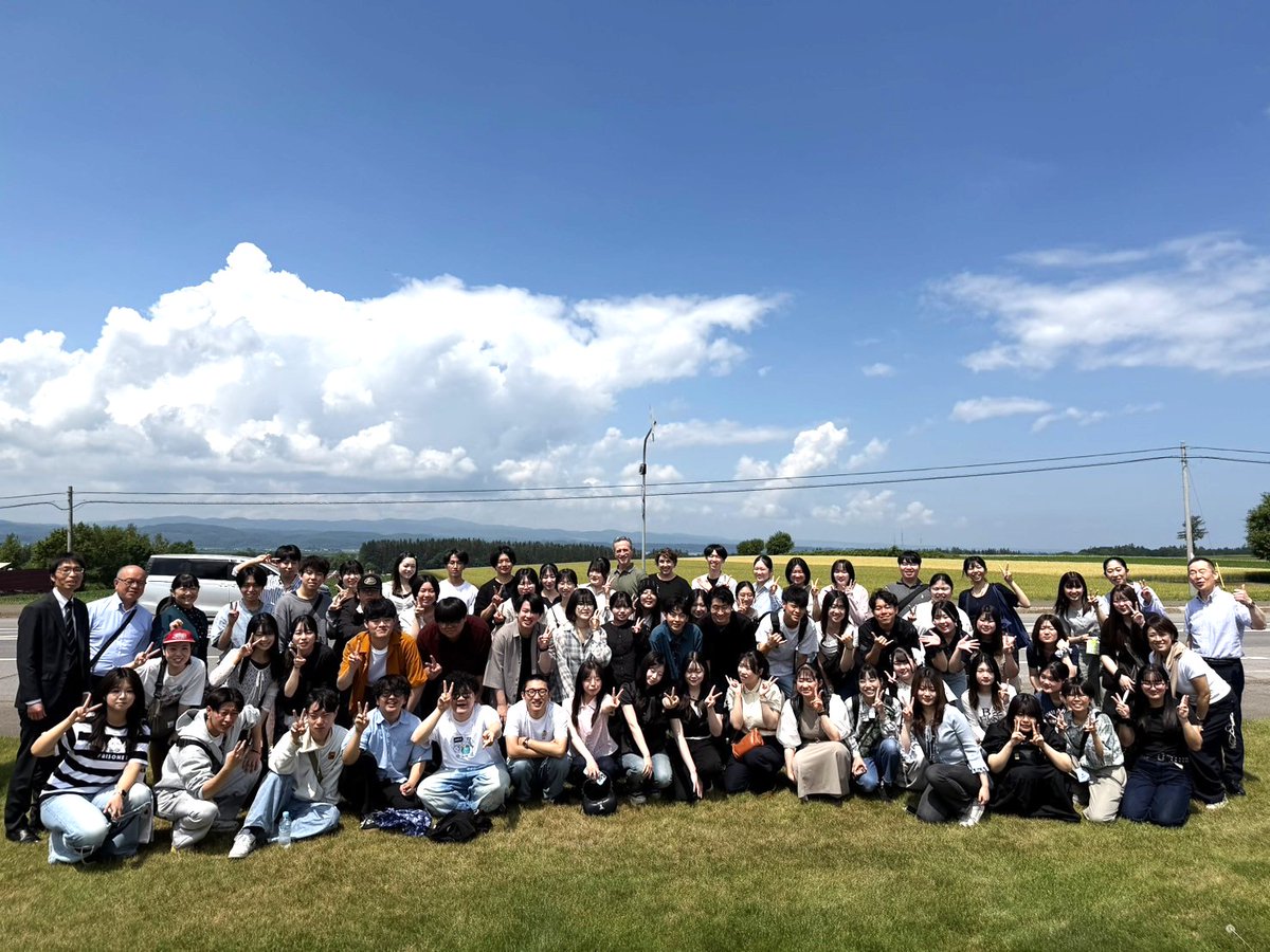 musaon_sns's tweet photo. 【コンサート報告】
武蔵野音楽大学ウィンドアンサンブル演奏会（北海道北見公演）が行われ1000名ほどのお客様にご来場いただき、大喝采を浴びました。
地元の同窓生の方々も駆けつけていただき、運営のさまざまな場面で多大なご協力をいただきました。ありがとうございました。
また、現地の中学生へのクリニックなども開催し、交流を持ちました。
ご来場いただいた皆さま、ありがとうございました。 
東京公演は7月16日（木）です。ぜひ会場に足をお運びいただき、武蔵野サウンドをお楽しみください♫ 
《東京公演》
日　時：2026年7月16日(木) 6:30p.m.開演
会　場：東京芸術劇場 コンサートホール
入場料：一般1,500円　小中高生1,000円（全席指定）
▼詳細・チケット申込
https://t.co/IqKyRKlIES