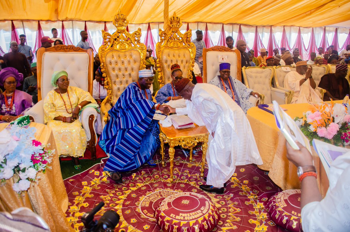 AR_Adaramodu's tweet photo. I was delighted to celebrate with the people of Emure Ekiti as HRM Oba James Babatunde Ajiboye, marks his first coronation anniversary. Congratulations to Kabiyesi on a peaceful and progressive first year. I pray for continued wisdom, good health and a long reign.

Yemi Adaramodu https://t.co/txTktzvjLQ