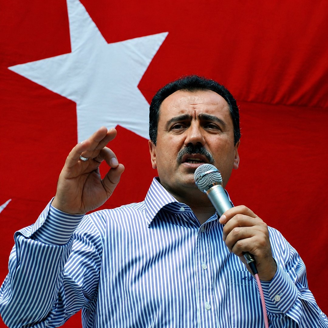 pusholder's tweet photo. SON DAKİKA: Muhsin Yazıcıoğlu'nun ölümüne ilişkin soruşturmada 30 ilde 25 kişi gözaltına alındı. https://t.co/SRM0ztKsVn