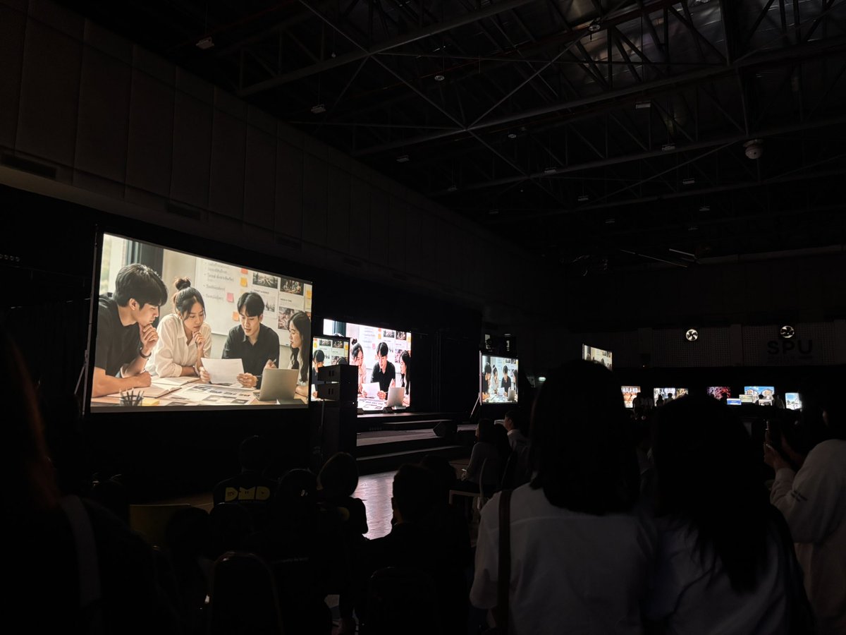 ppismood's tweet photo. ทุกสายตาจับจ้องเวที พร้อมเปิดรับไอเดียใหม่และนวัตกรรม AI ที่จะเปลี่ยนโลกแห่งการเรียนรู้ 

#SPUCAaiShowcase https://t.co/P0o1aASOER