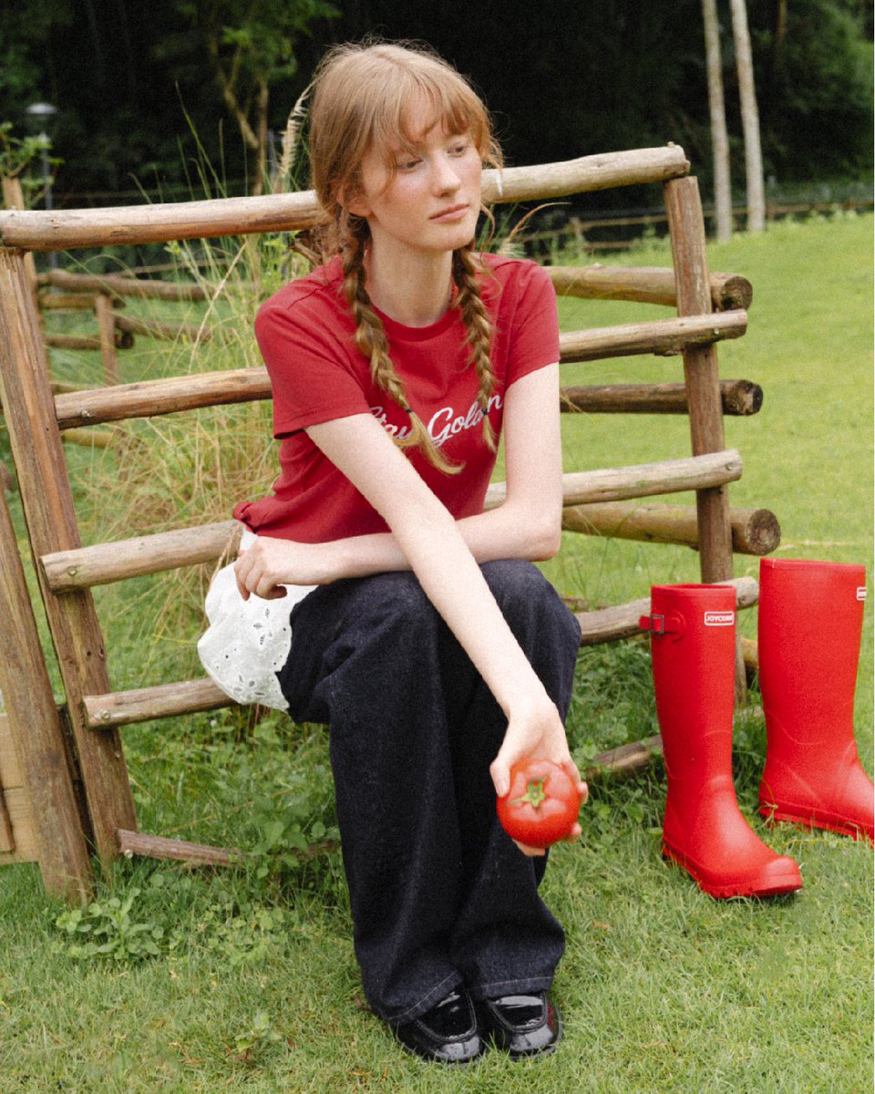 EGGKA_official's tweet photo. Free in the countryside, healed by pastoral days.  EGGKA 2026 Summer Capsule Pastoral Farm Tale  #EGGKA #eggkastyle#summeroutfit#summerfashion#summerstyle#summervibe https://t.co/xBizxJBawr