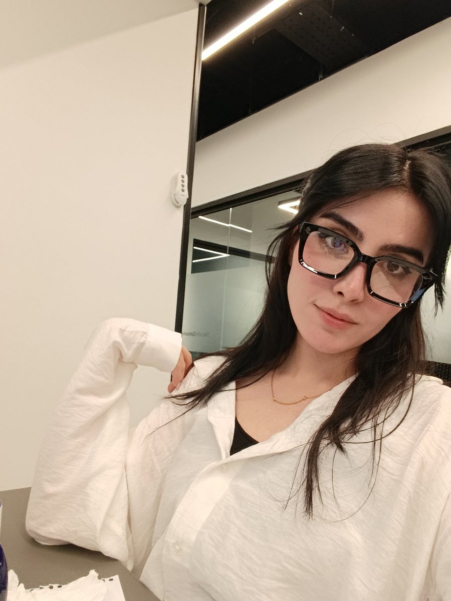 👁️ tweet media