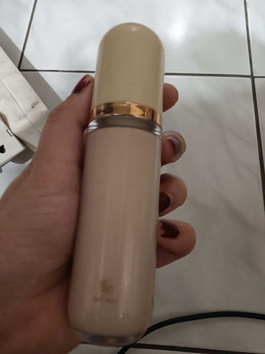 jaeyunnichan's tweet photo. wts foundation muaq shade Maluku ukuran 40ml pemakaian udah kurang dari 20x, kalau ga salah cuma 16x aku pakai. dijual karena mau upgrade ke artisan pro minus box yaaaa, udah lama ku buang https://t.co/JHNi3w1CJI