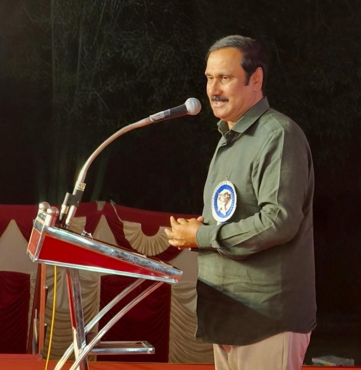 draramadoss's tweet photo. சேலம் மாவட்டம், ஏற்காடு மலையில் கொம்புதூக்கி பகுதியில் அமைந்துள்ள, மான்போர்ட் மலைவாழ் மக்கள் சமுதாய (TRIBAL) நல மேல்நிலைப் பள்ளியில் நடைபெற்ற 25-வது ஆண்டு வெள்ளி விழாவில் சிறப்பு விருந்தினராக பங்கேற்று உரையாற்றிய போது. உடன் பள்ளியின் நிறுவனர், Brother George KJ மற்றும் சிறப்பு விருந்தினர்கள்.!