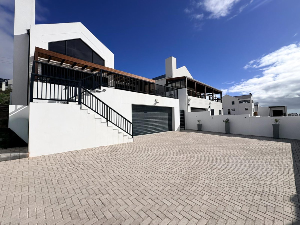 SleepingOUT_SA's tweet photo. Enjoy a Cape West Coast getaway at Swordfish Retreat in St Helena Bay. This self-catering holiday home offers comfortable accommodation, braai facilities, free Wi-Fi, and easy access to beaches, fishing, and local attractions. 

https://t.co/quWXeT7Zq2

#SleepingOUT https://t.co/3NRIp1W7bg