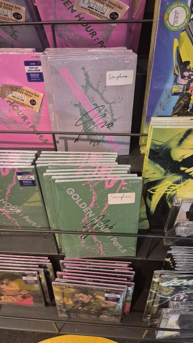 yunhandz's tweet photo. not me randomly finding seonghwa signed album??? on a random monday??????? https://t.co/V4Od7hhC0f