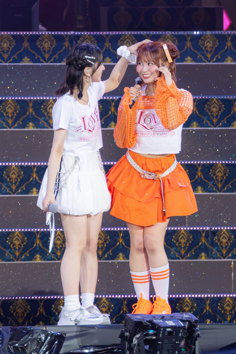 o_hanamaru's tweet photo. 花菜ちゃんに向けられる舞香ちゃんの目はいつも暖かい☺️ https://t.co/pywtVpOF5J