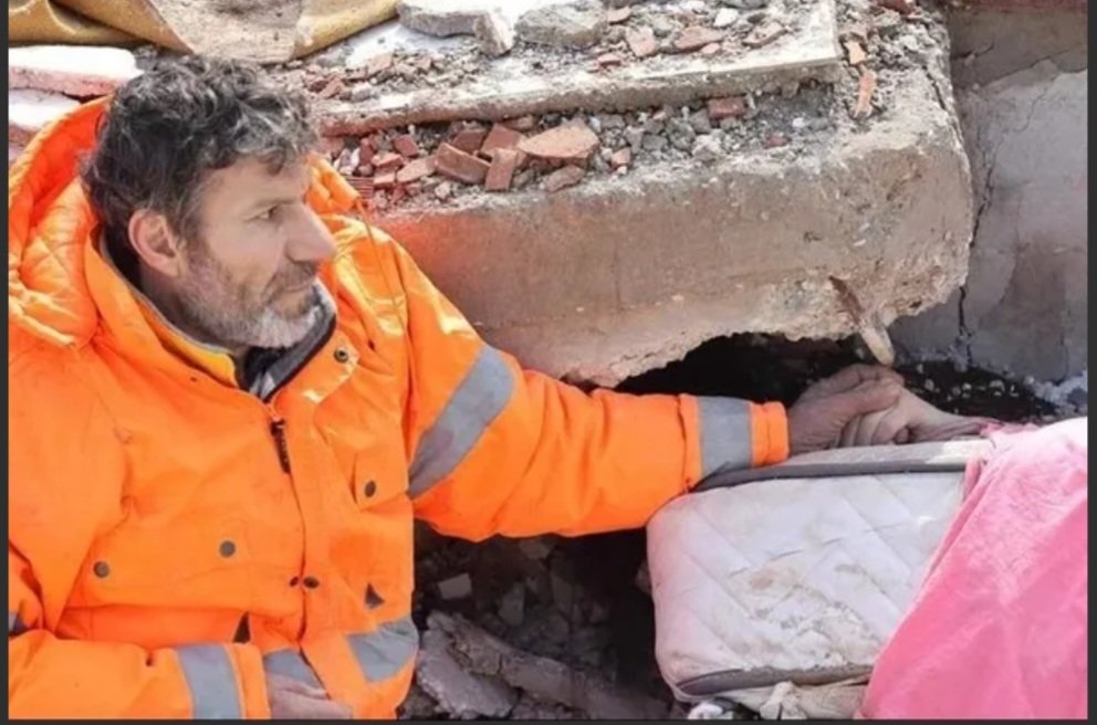 ben_ercan34's tweet photo. Şu adamın parası kumarda yenir mi lan oevladları https://t.co/tDzolxYAbf