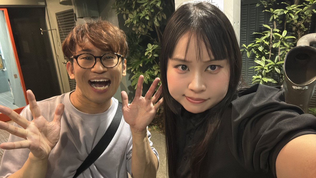 naive_kazama's tweet photo. はじめちょろちょろ、中ぱっぱライブ
ありがとうございました😭✨

ここでしか話せないようなトークもしたし
松井さんの大喜利は大爆笑だったし
松井さんが愛のある企画を考えてきてくださってめちゃくちゃありがたかった🌺

YouTubeでもやれると思うので
楽しみにしててください😍

今日も松井さんとお客様に感謝😊

いい時間だったな〜😹爆笑した！

次回は8月10日予定です💮💮