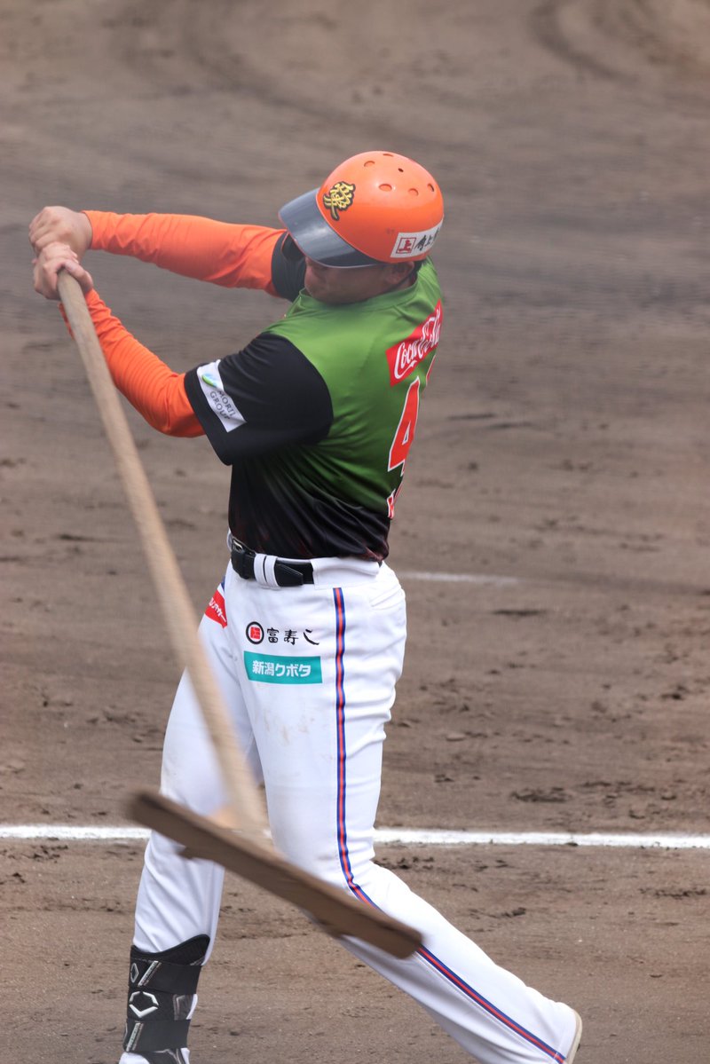 r____ebi's tweet photo. ニコニコ笑顔のひがくん
残り1ヶ月半悔いなく‼️怪我なく‼️
シーズン完走できますように

#比嘉天佑 選手 https://t.co/M4PvWMcJpV