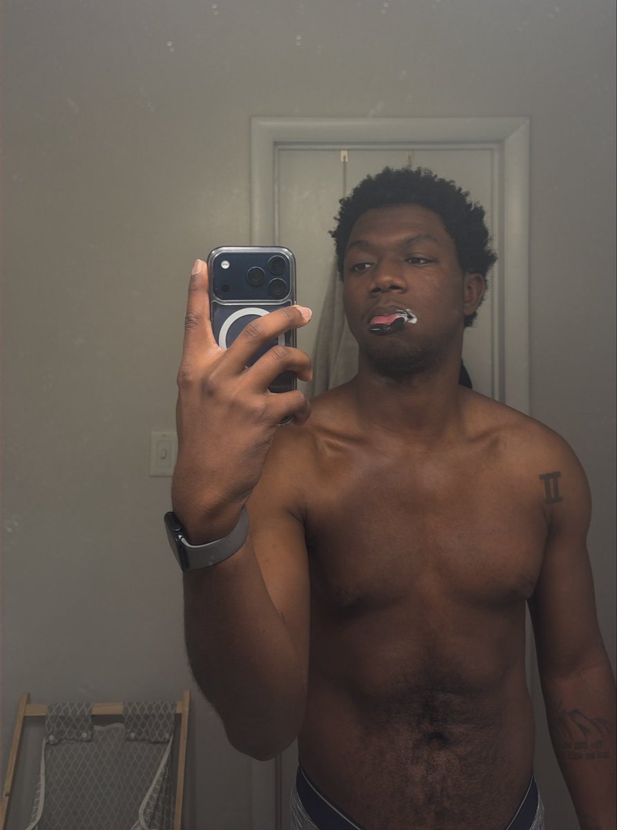 ✌🏾 tweet media