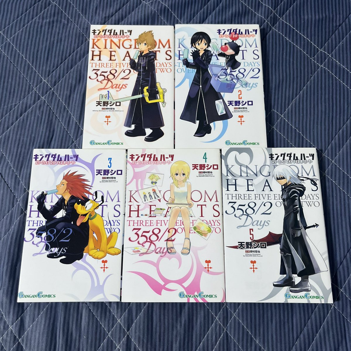 takuto42244444's tweet photo. 漫画は全巻 2/2
#キングダムハーツ
#_KH #KH
#KINGDOMHEARTS https://t.co/vLYcdVfo8Z