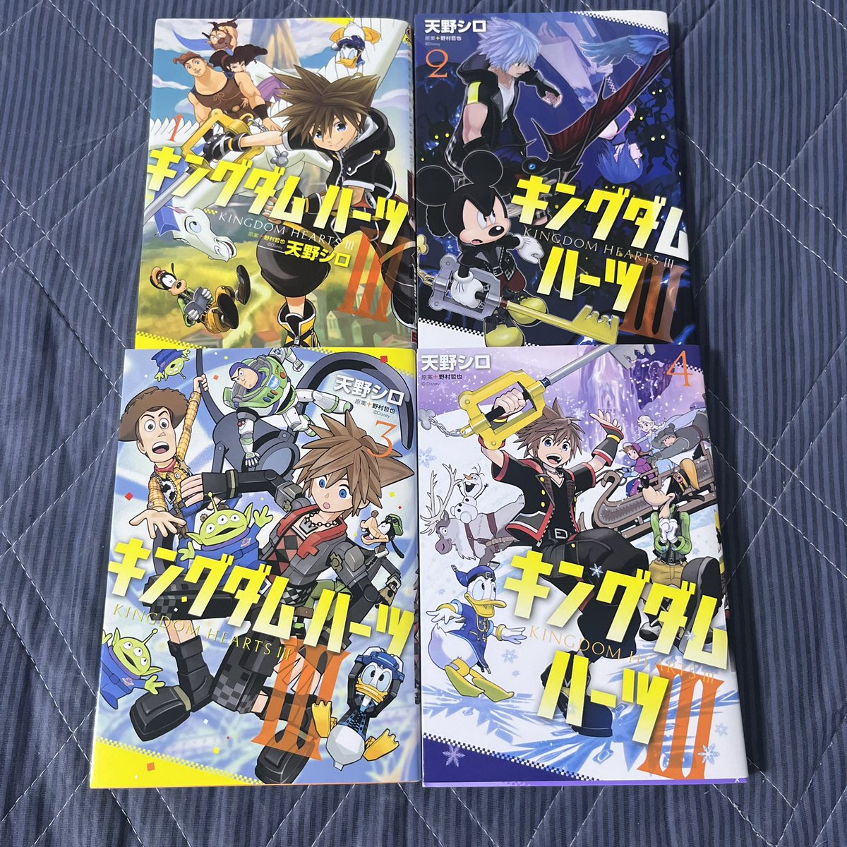 takuto42244444's tweet photo. 漫画は全巻 2/2
#キングダムハーツ
#_KH #KH
#KINGDOMHEARTS https://t.co/vLYcdVfo8Z