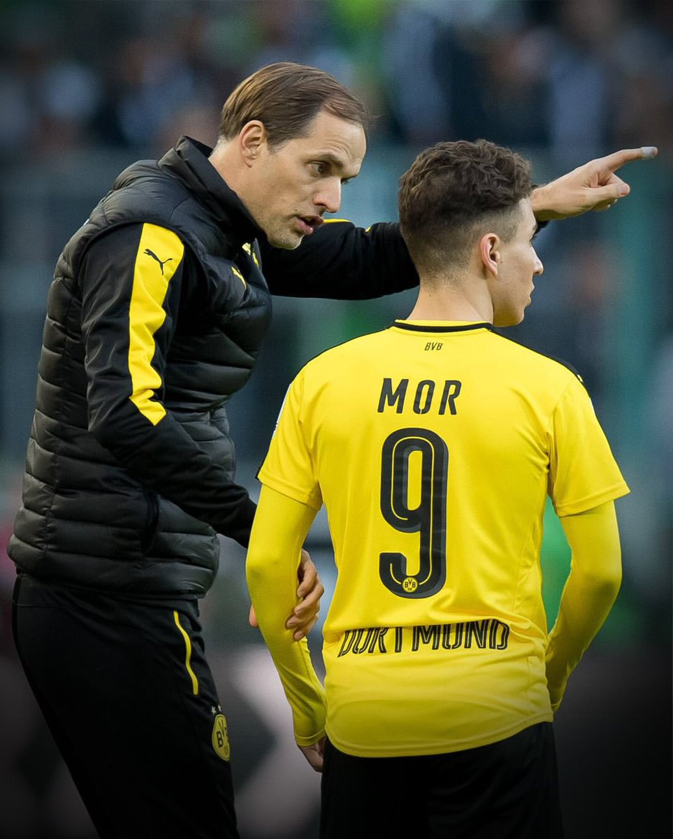 unnamedbutalone's tweet photo. Dortmund signed four highly rated youngsters in 2016/17:

🇸🇪 Isak (17) – €8.6m
🇹🇷 Emre Mor (18) – €9.75m
🇫🇷 Dembélé (19) – €35m
🇪🇸 Merino (20) – €3.75m

Three went on to become stars at Arsenal, Liverpool and PSG.

Emre Mor is currently without a club. https://t.co/DDeqL36suM
